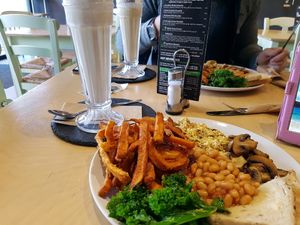 fry up and maple milkshake at Cafe Thrive in Southampton