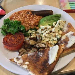 full English breakfast 💚 at Cafe Thrive in Southampton