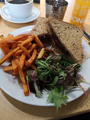 Smokey seitan sandwich at Cafe Thrive in Southampton