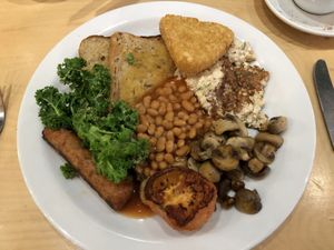 The standard breakfast with hash brown as an extra  at Cafe Thrive in Southampton