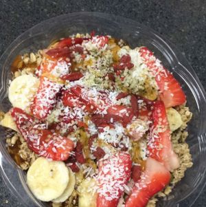 Super Green Smoothie Bowl at Hawaiian Moons Cafe & Juice Bar in Kihei