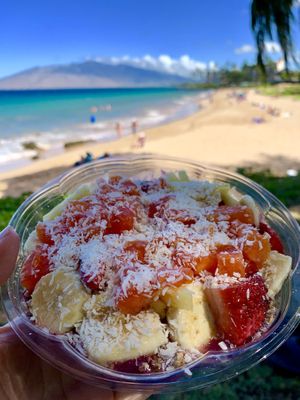 Tropical açaí bowl  at Hawaiian Moons Cafe & Juice Bar in Kihei
