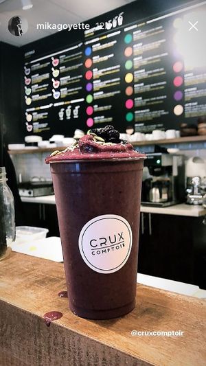 acai smoothie at Crux Comptoir in Brossard