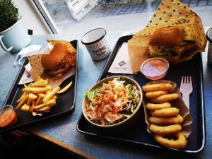 So much food🎉🖤 at Swing Kitchen - Kaiserfeldgasse in Graz