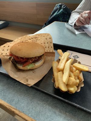 Swing Burger with fries  at Swing Kitchen - Kaiserfeldgasse in Graz