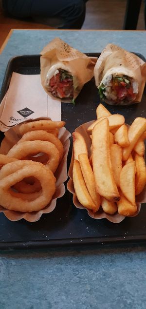 Onion rings et frites at Swing Kitchen - Kaiserfeldgasse in Graz