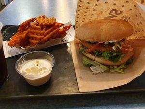 Vienna Burger and sweet potato fries W drink and Mayo dip, €10 at Swing Kitchen - Kaiserfeldgasse in Graz