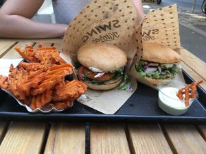 Cheese burger & Vienna burger at Swing Kitchen - Kaiserfeldgasse in Graz