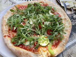 Pizza mit veganem Käse 🧀   at Pizzeria Gallus in Bled