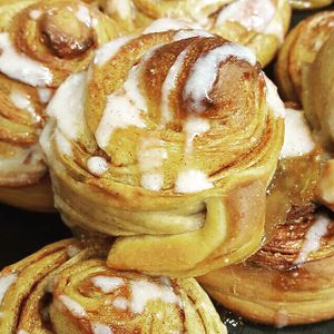 cinnamon rolls vegan  at Le Fournil de Mon Père in Annecy-le-vieux