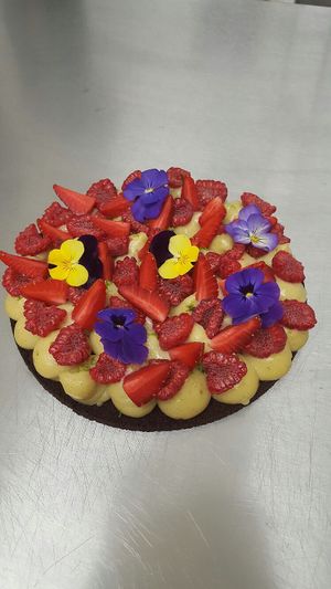 tarte aux fruits rouges, crème pâtissière, fond speculoos  at Le Fournil de Mon Père in Annecy-le-vieux