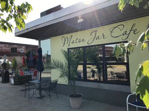 lots of outdoor seating at The Mason Jar Cafe in Benton Harbor