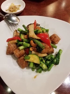 Stir fry soy meat, cashews, and vegetables at China Dining Hiten in Nara