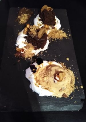 Schokokuchen auf Karameleis at Veginity in Dublin