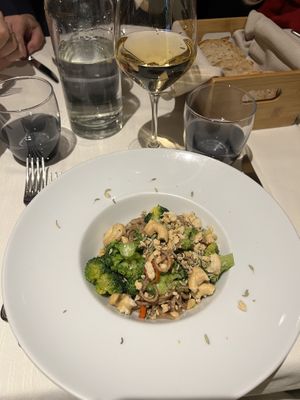 Spaghetto integrale con broccoletto pugliese, peperoncino
fresco e crumble di taralli al finocchietto  at La Piazzetta in Verona