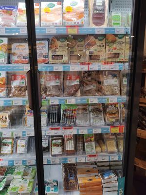 Seitan and soy options at Biocoop le Fenouil République in Le Mans