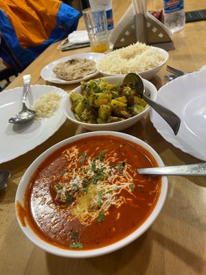 Gemüse angerichtet in verschiedenen Variationen auf indische Art at Sheroes Hangout in Agra