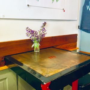 Casual vibe at White Electric Coffee in Providence