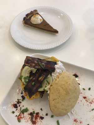 Scone + pumpkin pie at Comptoir Veggie in Paris