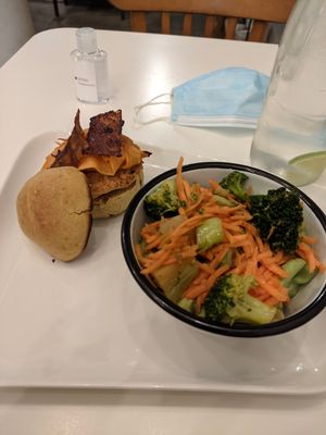  at Comptoir Veggie in Paris