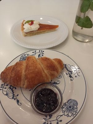 Croissant with blueberry jam and apricos cake at Comptoir Veggie in Paris