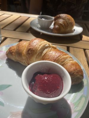 🥐  at Comptoir Veggie in Paris