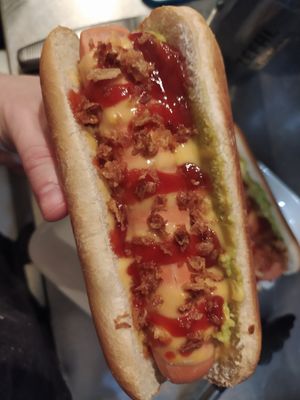 Vegan hot dog at Comptoir Veggie in Paris