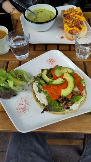 Goffre and Hotdog at Comptoir Veggie in Paris