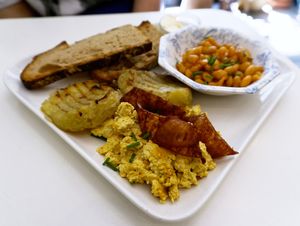 English breakfast at Comptoir Veggie in Paris