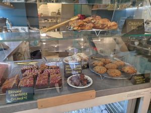 Display case September 2024 at Comptoir Veggie in Paris