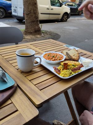 English breakfast at Comptoir Veggie in Paris