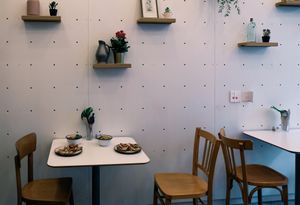 interior decoration at Comptoir Veggie in Paris