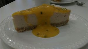 Cheesecake at Comptoir Veggie in Paris