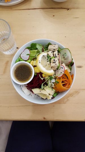 Buddha bowl at Comptoir Veggie in Paris