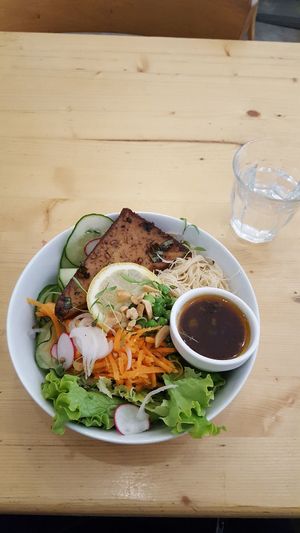 Buddha bowl at Comptoir Veggie in Paris