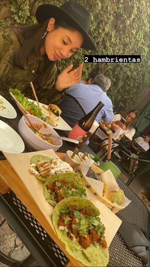 No estoy exagerando aquí me comí el mejor taco que me he comido, las porciones son buenas y super rico, amo aquí.  at Tacogreen in Queretaro