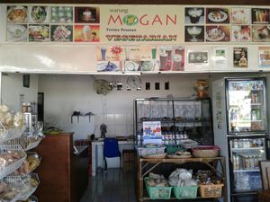 Wr Mogan at Warung Mogan in Dalung