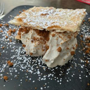 Vegan speculoos millefeuille at La Torre in Wasquehal