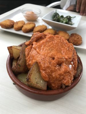 Bravas & nuggets at La Cerveseria Clandestina in Barcelona
