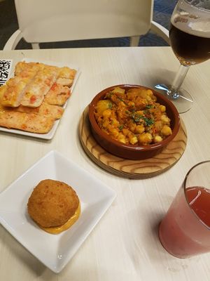 Bomba at La Cerveseria Clandestina in Barcelona