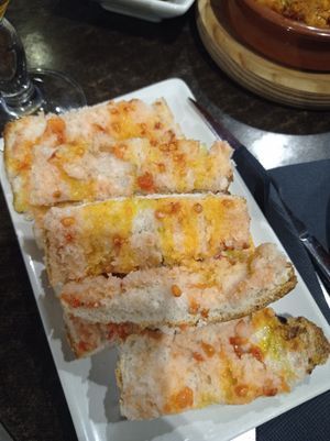 Pa amb tomàquet at La Cerveseria Clandestina in Barcelona