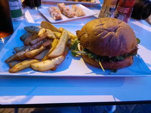Vegan chicken burger at La Cerveseria Clandestina in Barcelona