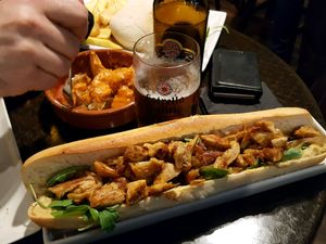 vegan chicken sandwich at La Cerveseria Clandestina in Barcelona