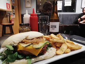 Beyond Meet deliciosa at La Cerveseria Clandestina in Barcelona