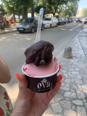 raspberry and dark chocolate   at Gelateria Eva in Zadar