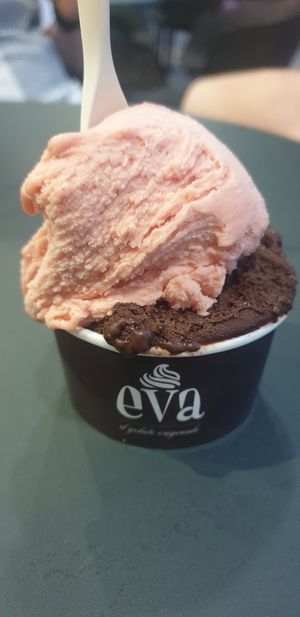 Strawberry + chocolate at Gelateria Eva in Zadar