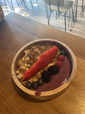 Smoothie bowl at Zenith in Porto