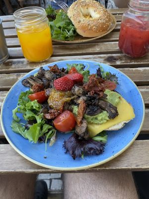 Vegan toast at Zenith in Porto