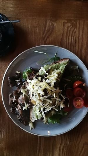 vegan toast at Zenith in Porto