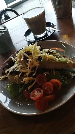 vegan toast at Zenith in Porto